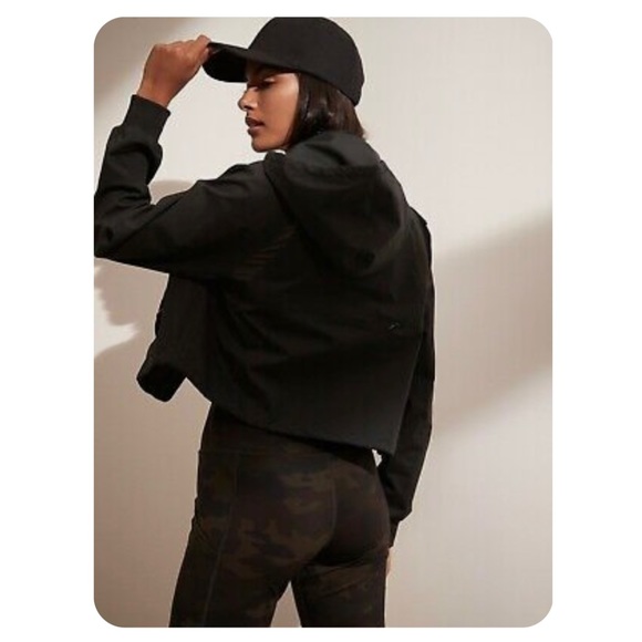 Must go before 27th! Banana Republic Sport Cropped Track Jacket Size XS Petite - Picture 2 of 10